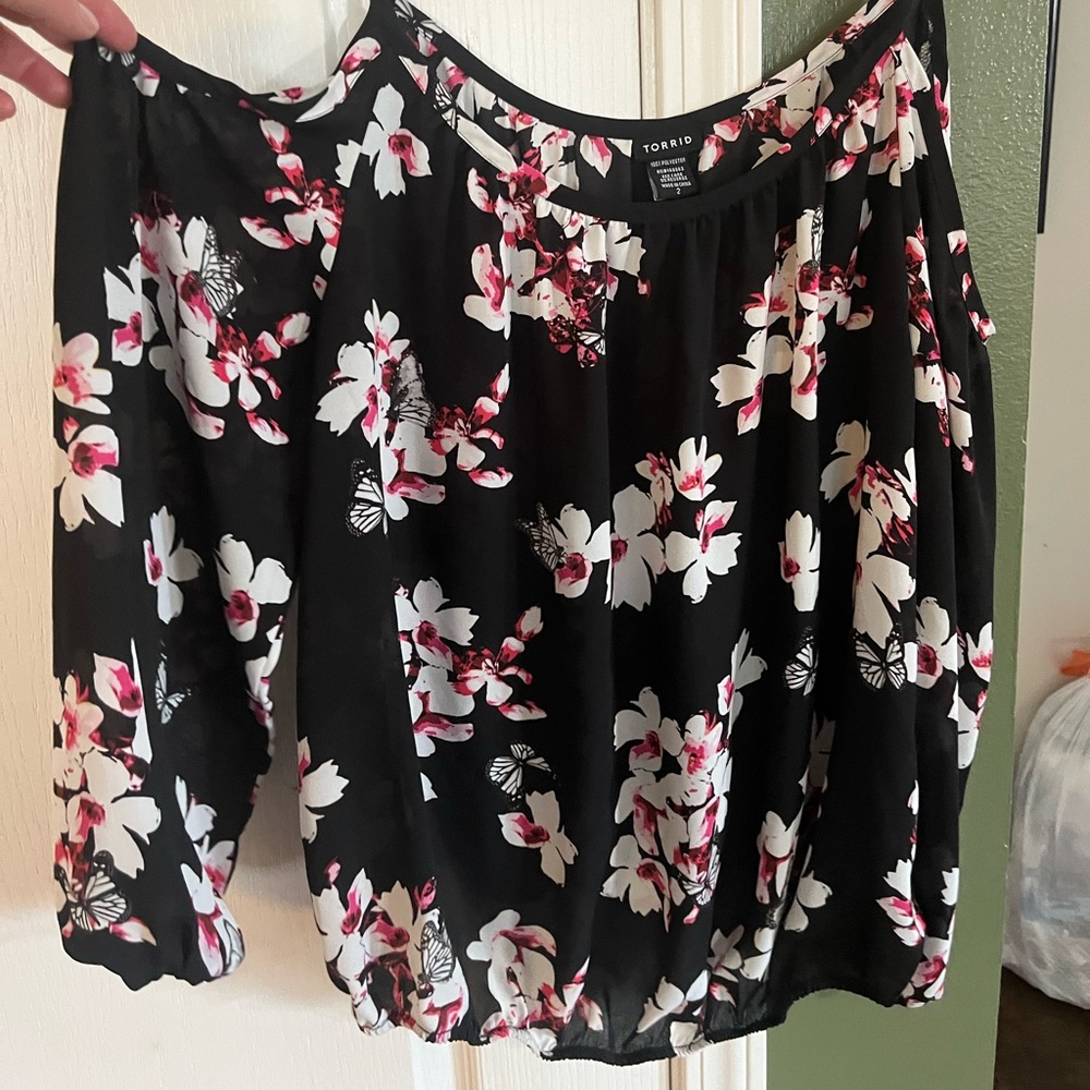 Long sleeve floral top